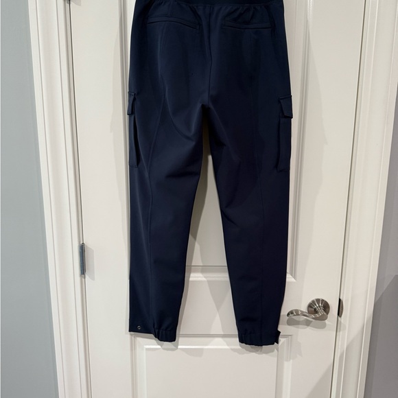 Athleta Women’s Navy Endless high rise Cargo Pant - Picture 4 of 5